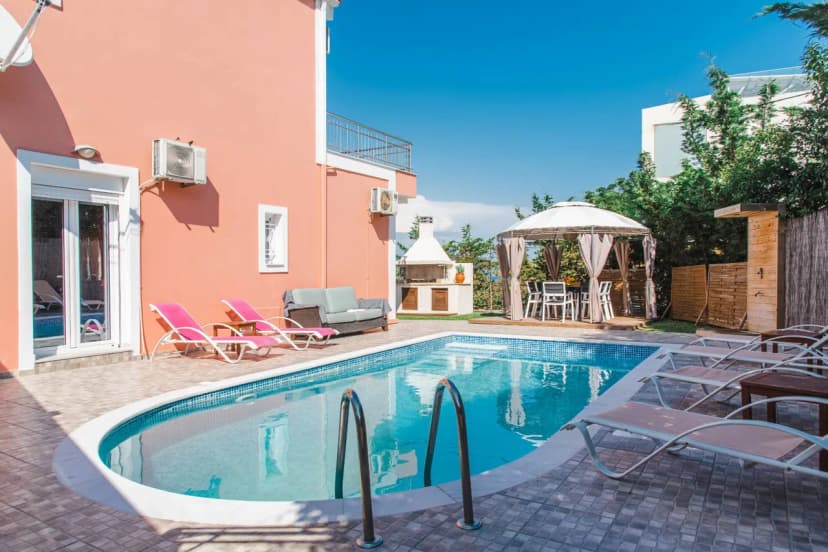 Villa Danae IΙ - 100m from beach