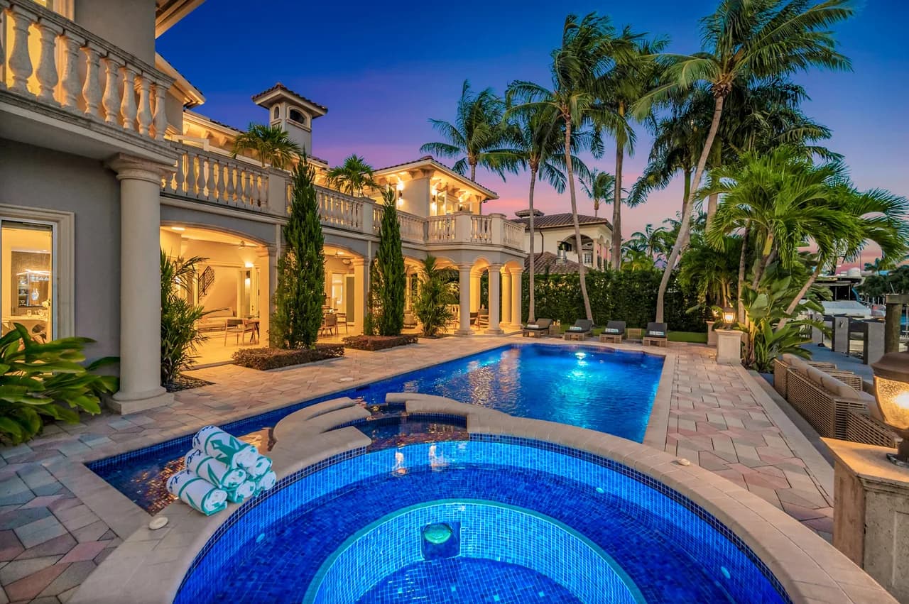 Waterfront Five Bedroom Villa in Soroka Shores, foto 4