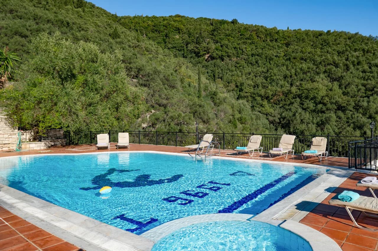 Garden View Three Bedroom Villa in Katavolos, Foto 4