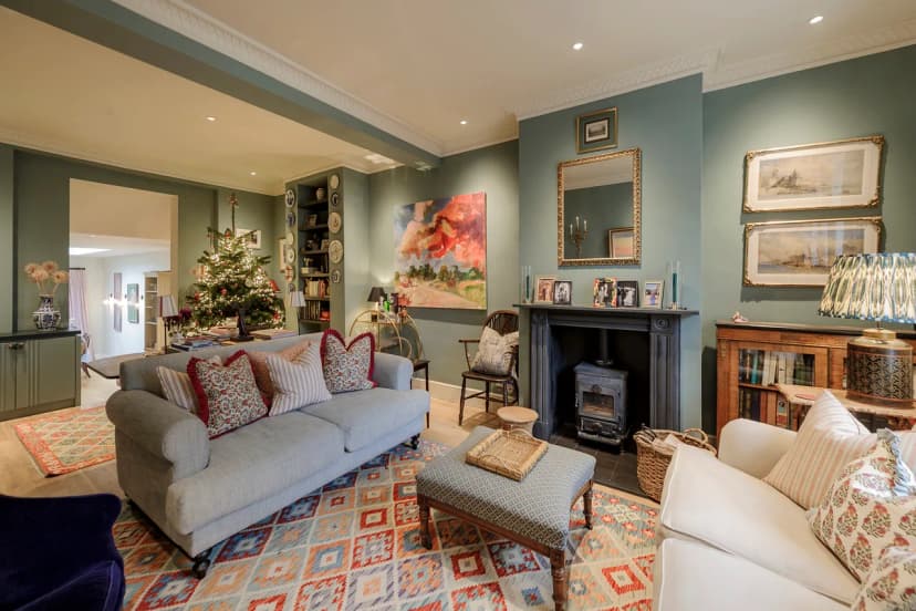 Modern Family Villa in Central London
