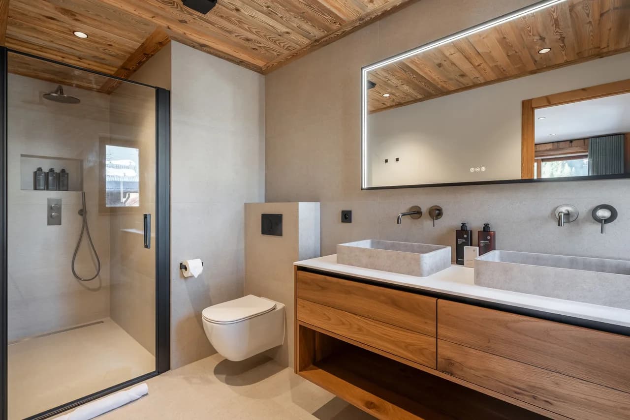 Alpine Chalet with Hot Tub in Les Gets photo 2