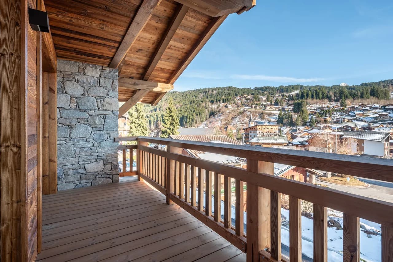 Alpine Chalet with Hot Tub in Les Gets photo 4