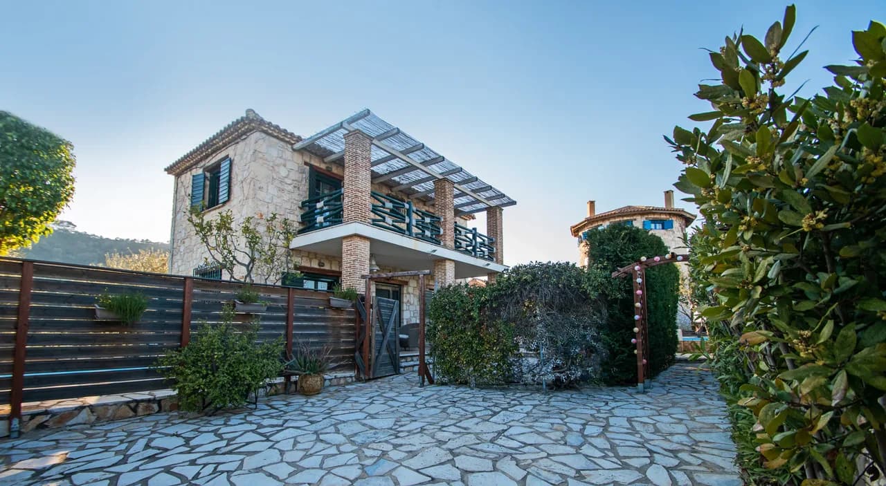 Valory's Stone House photo 3