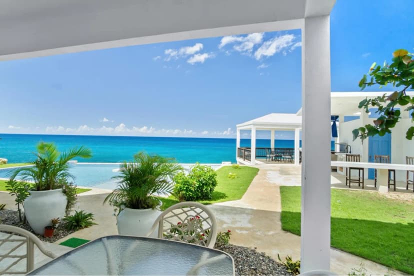 Windward - 5BR Ocean Front Villa