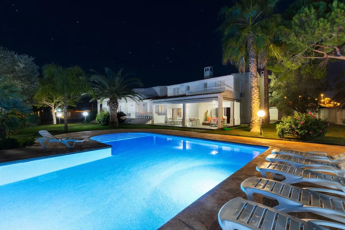 Elegant Seven Bedroom Villa in Els Ciprerets, Foto 2