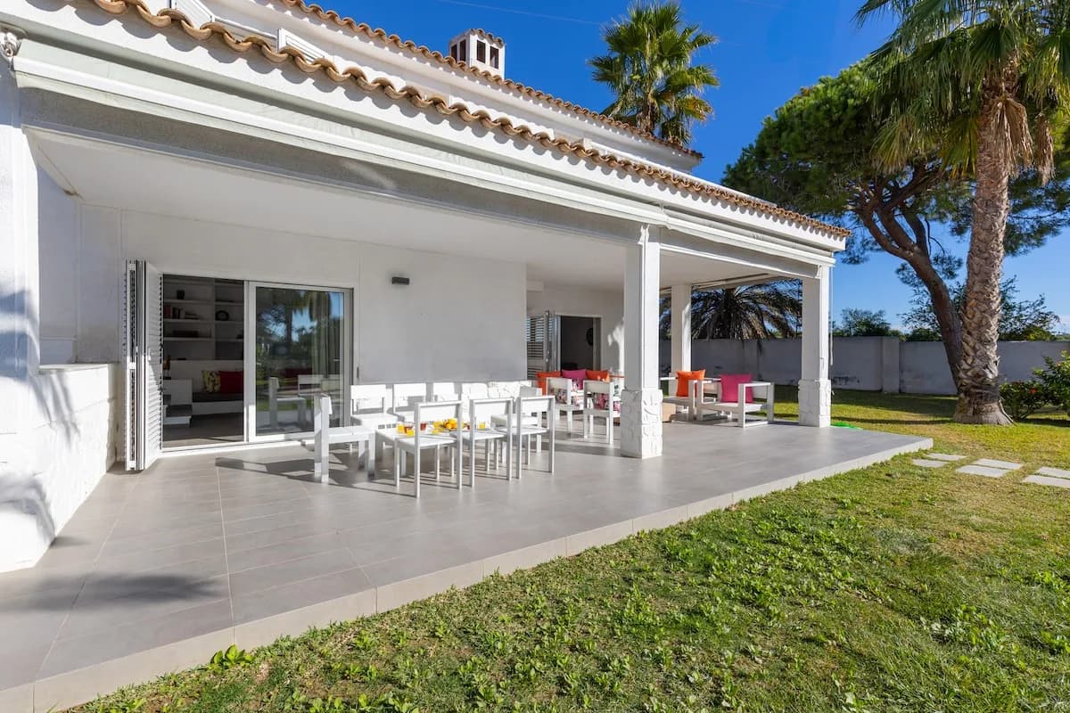 Elegant Seven Bedroom Villa in Els Ciprerets, Foto 3