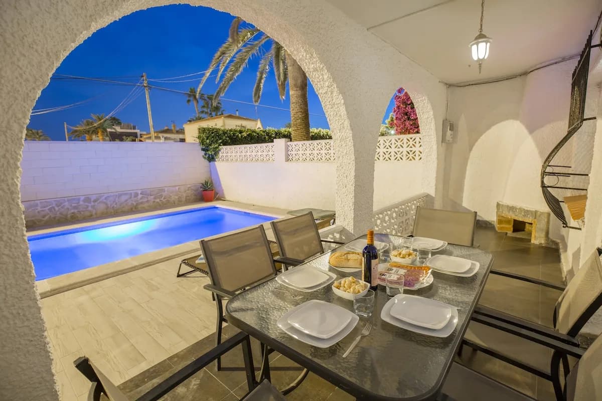 Relaxing Poolside Villa in Torrevieja, Foto 3