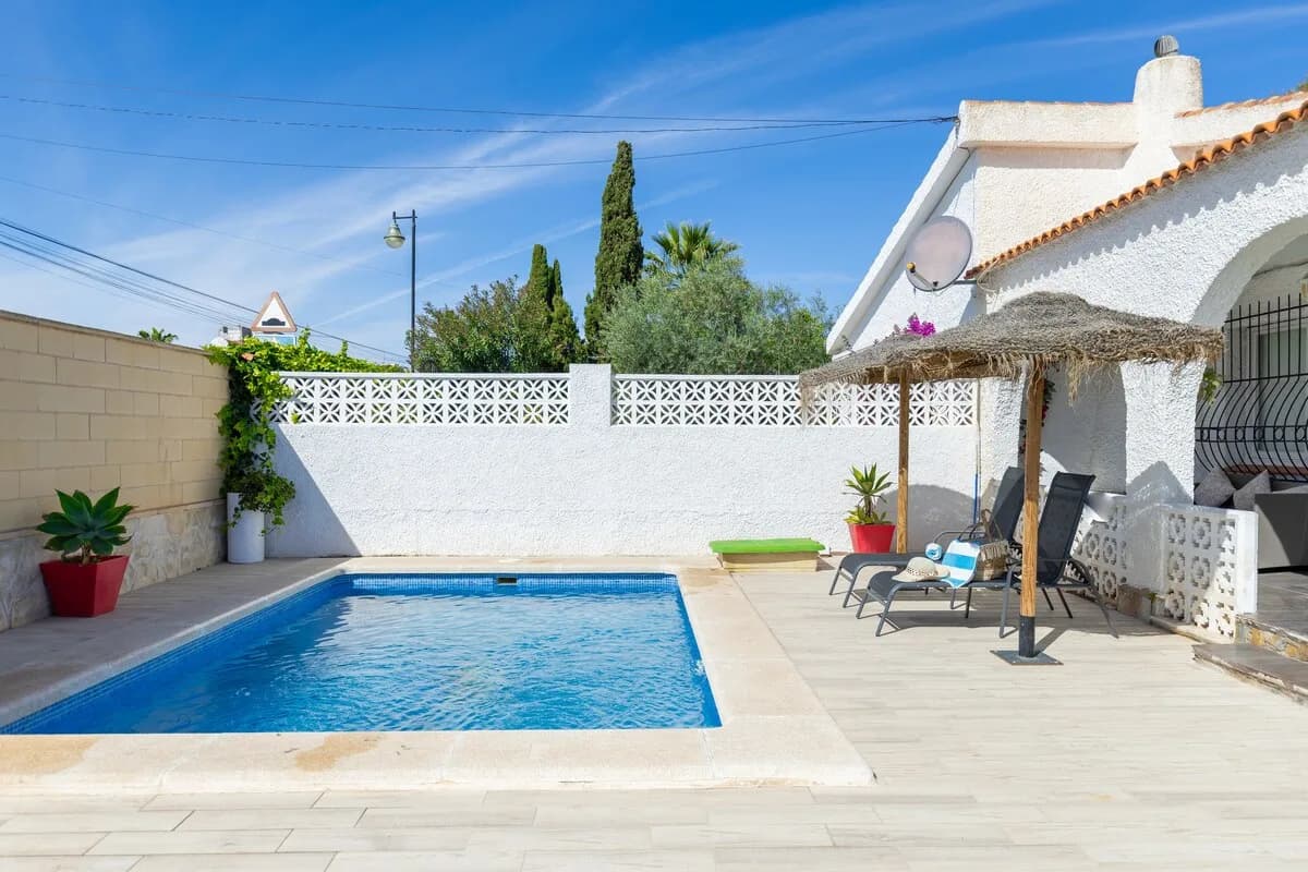 Relaxing Poolside Villa in Torrevieja, Foto 4