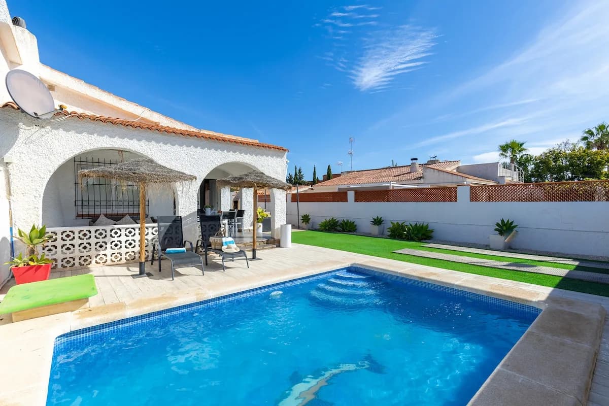 Relaxing Poolside Villa in Torrevieja, Foto 5