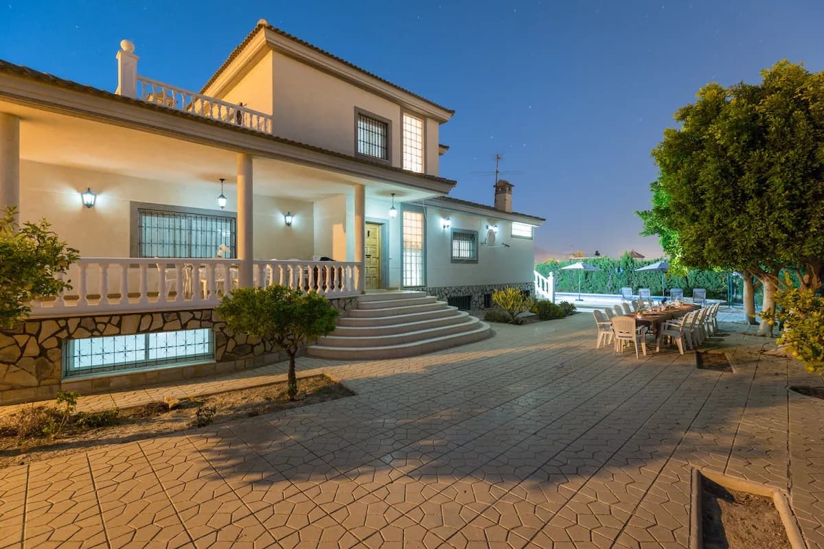 Elegant Nine Bedroom Villa in Mutxamel, Foto 4