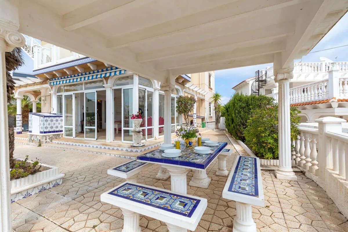 Mediterranean Beachfront Villa in La Zenia, Foto 3