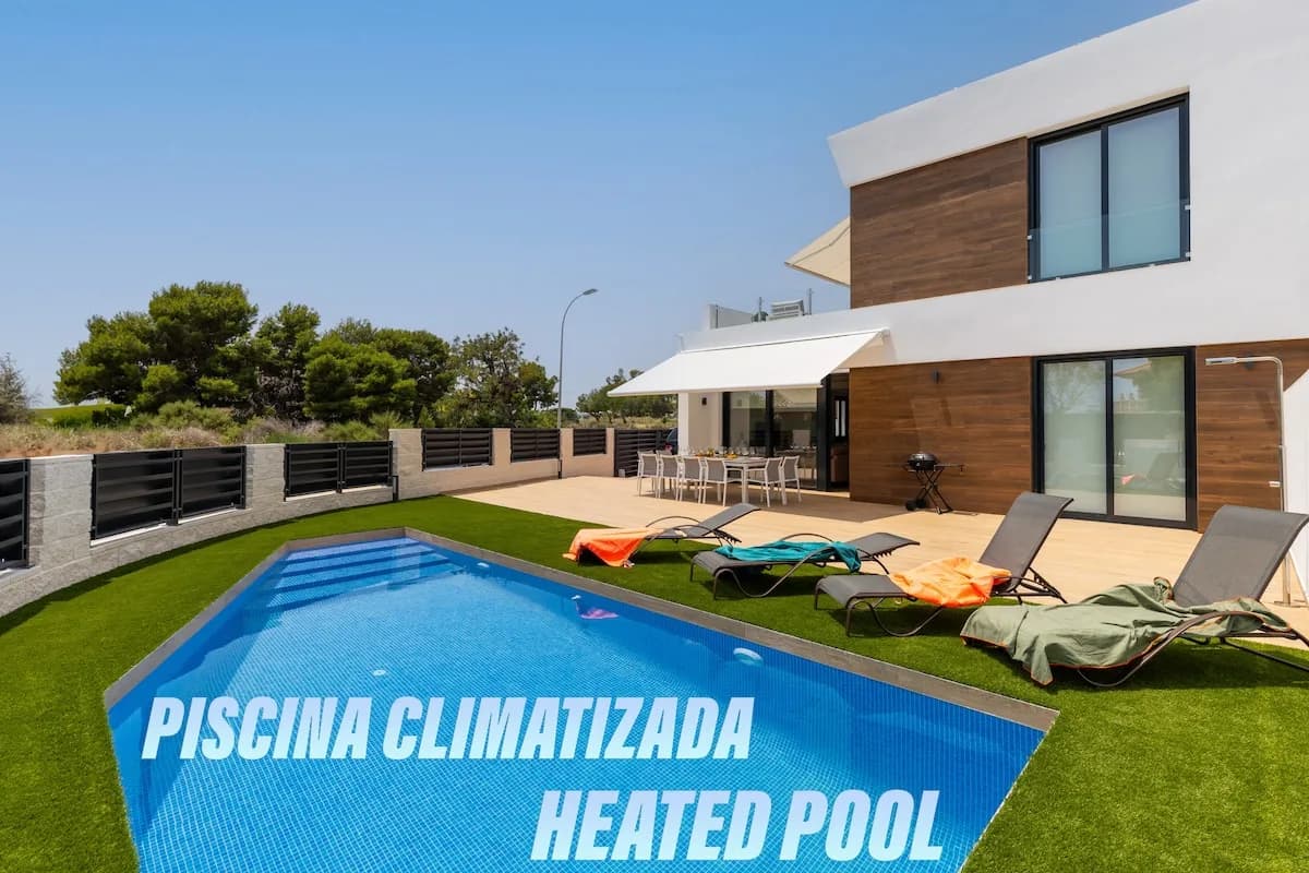 Comfortable Six Bedroom Villa in El Campello, Foto 2