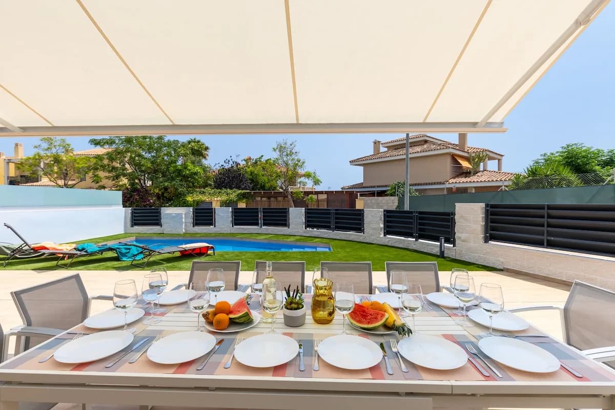 Comfortable Six Bedroom Villa in El Campello, Foto 3