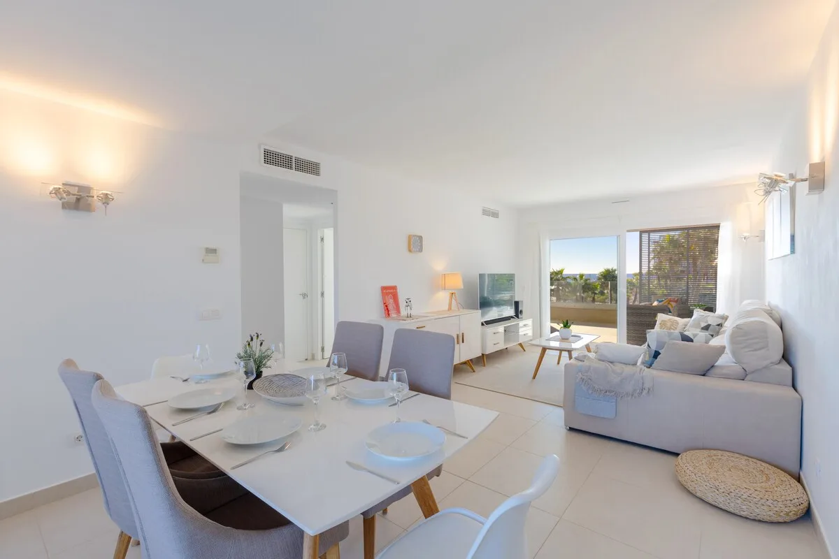 Garden-View Three Bedroom Villa in Punta Prima, photo 3