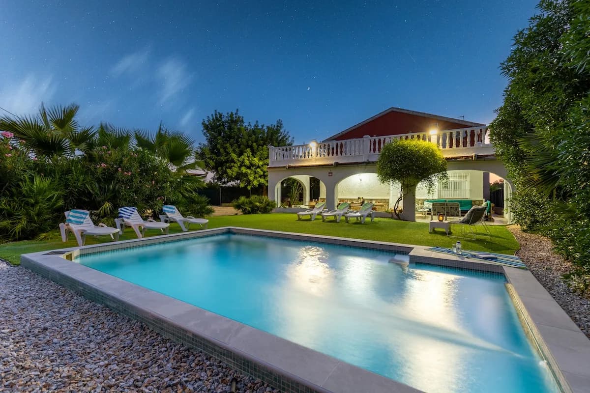 Mountain View Five-Bedroom Villa in Algorfa, photo 2
