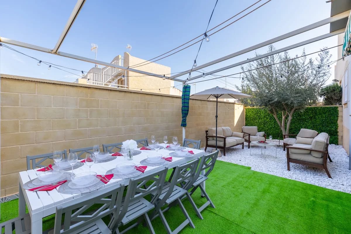 Coastal Four Bedroom Villa in Torrevieja, photo 3