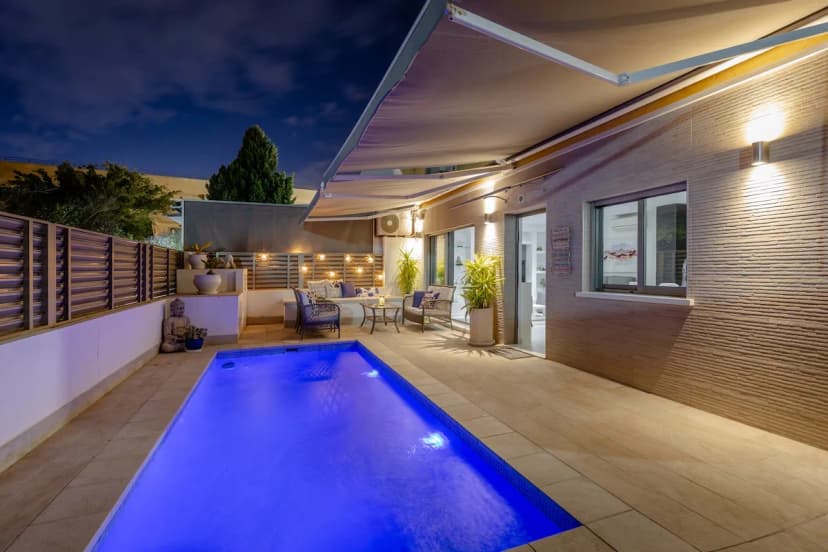Spacious Six Bedroom Villa in Costa Blanca
