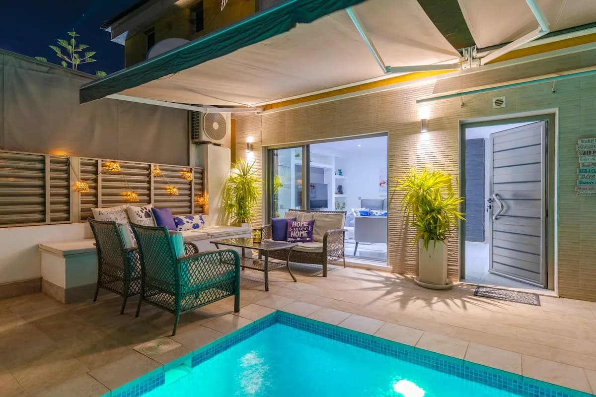 Spacious Six-Bedroom Villa in Torrevieja, photo 2