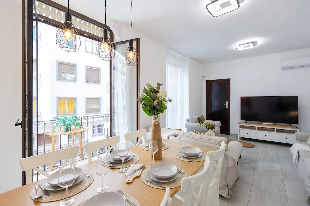 Elegant Cityscape Villa in Alicante, Foto 2