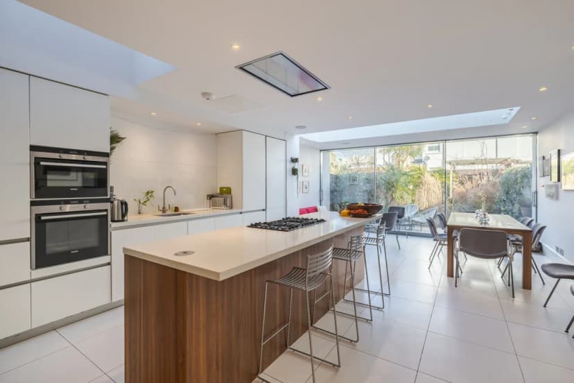 Contemporary Three Bedroom Retreat in London