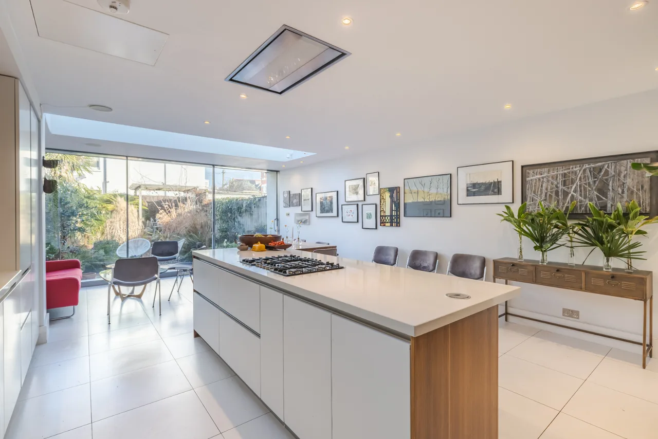 Modern Three Bedroom Villa in Putney, foto 2