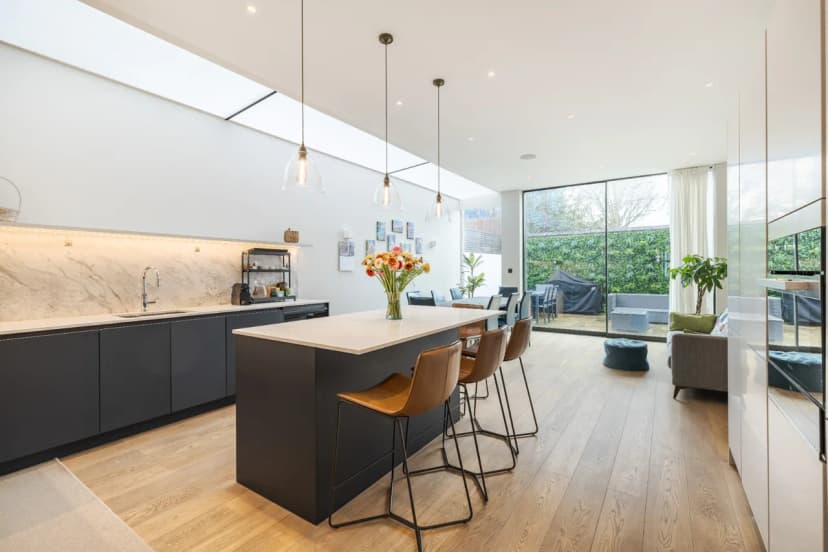 Charming Four Bedroom Home in London