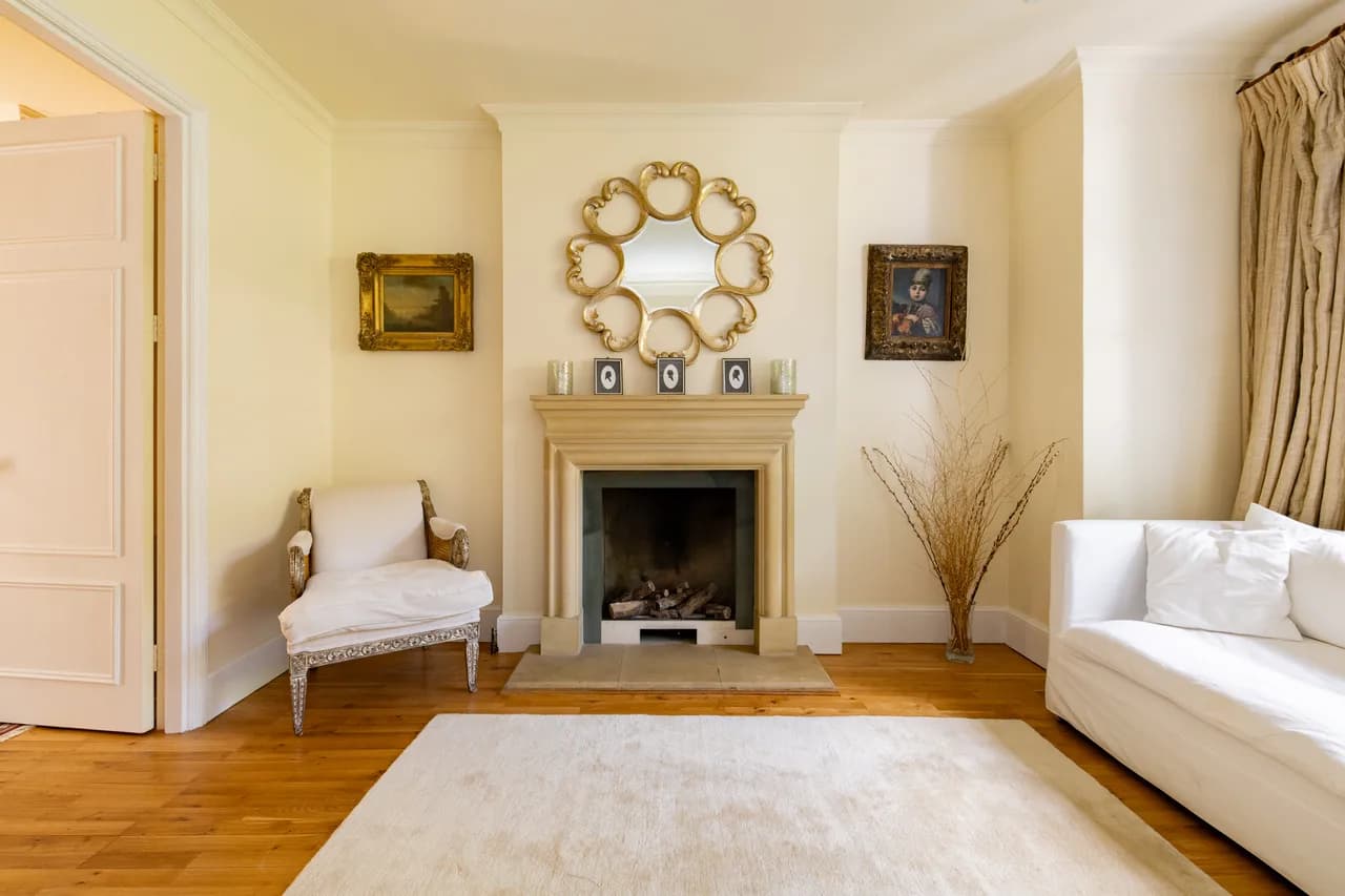 Spacious Family Five Bedroom Home in London, photo 3