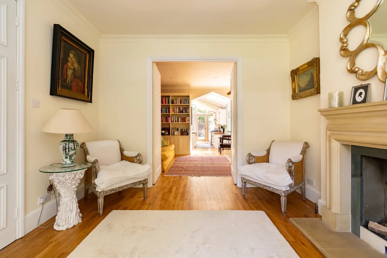 Spacious Family Five Bedroom Home in London, photo 4