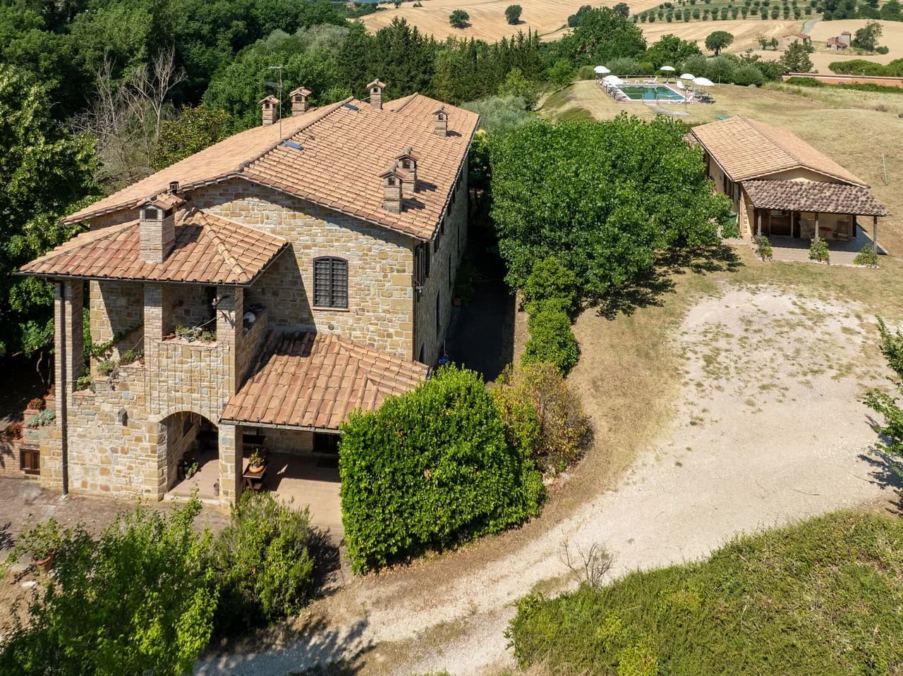 Panoramic View Pool Villa in Piccione, Umbria, Italy, Foto 2