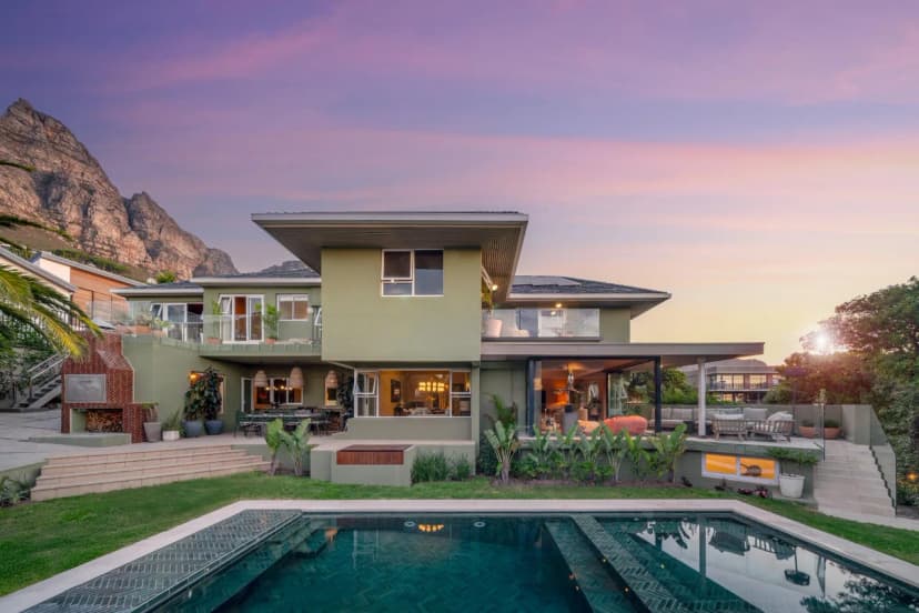 Luxury Villa with Gym in Camps Bay