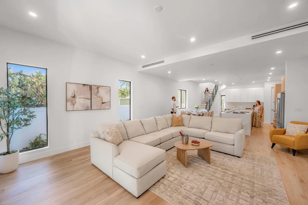 Centrally Located Townhouse with Heated Pool in Lauderdale Harbors, foto 2