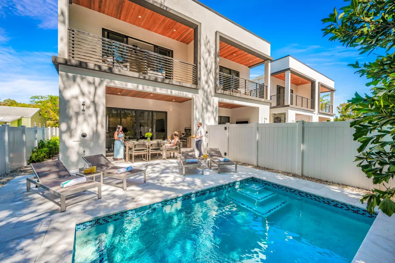 Centrally Located Townhouse with Heated Pool in Lauderdale Harbors, foto 5