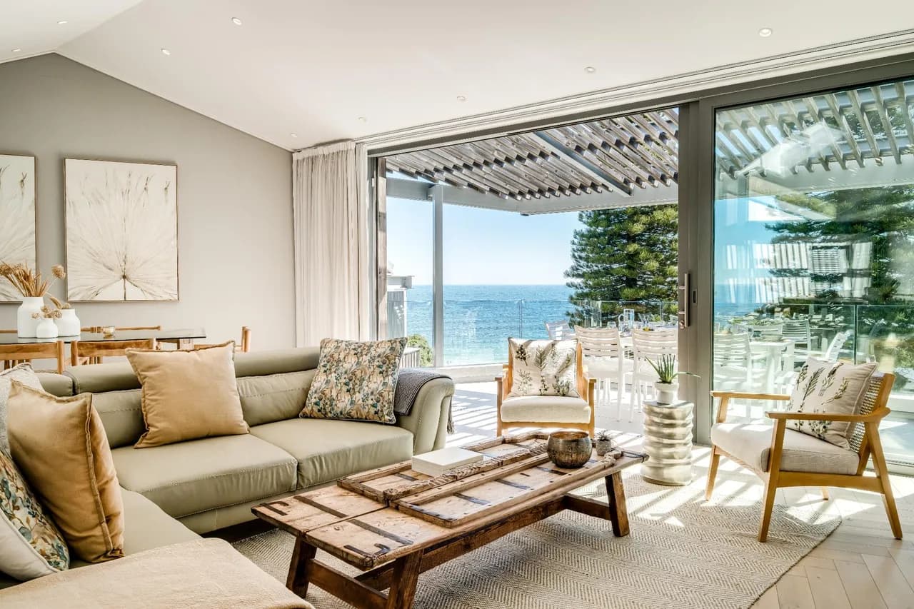 Coastal Retreat with Pool Views in Cape Town photo 2