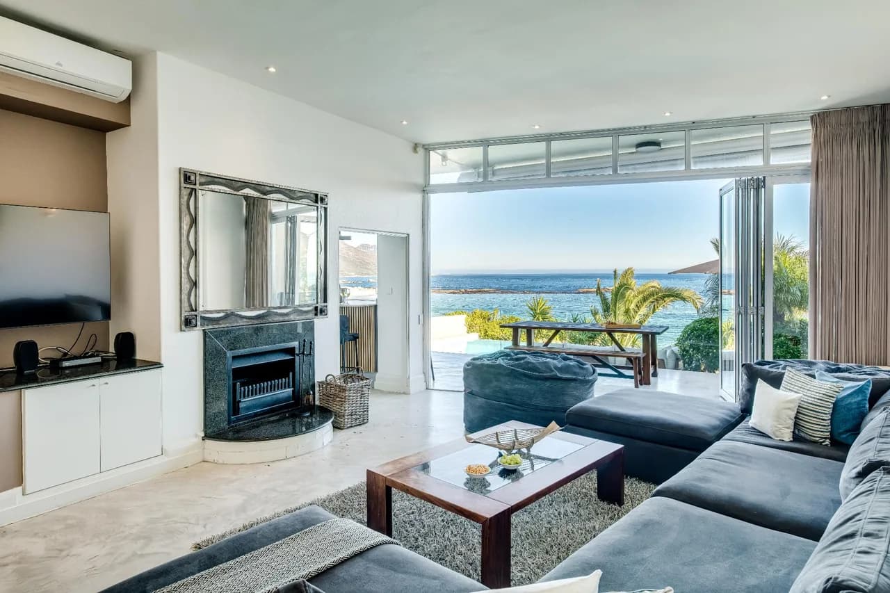 Clifftop Six Bedroom Villa in Camps Bay, Foto 2