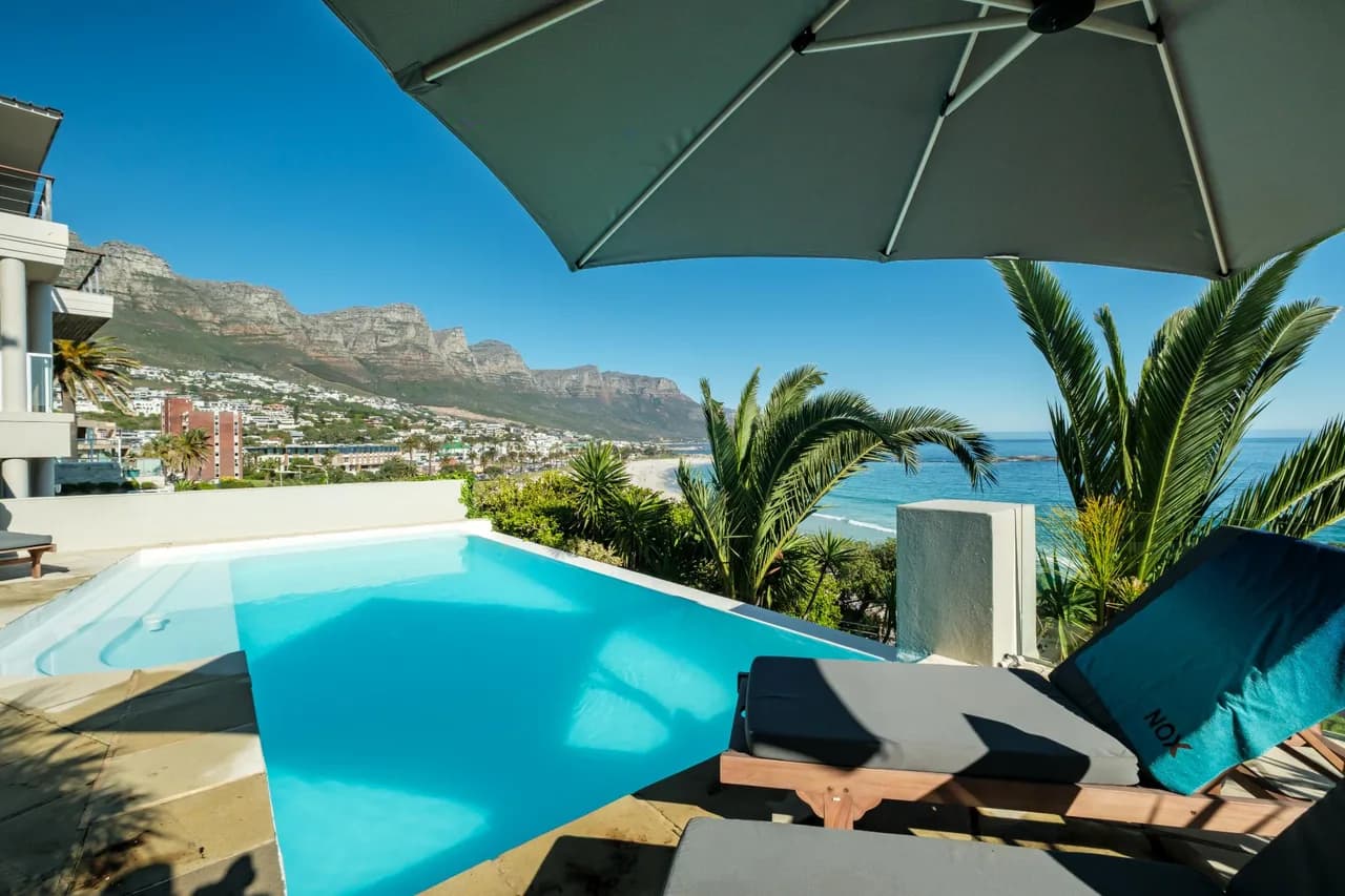 Clifftop Six Bedroom Villa in Camps Bay, Foto 4