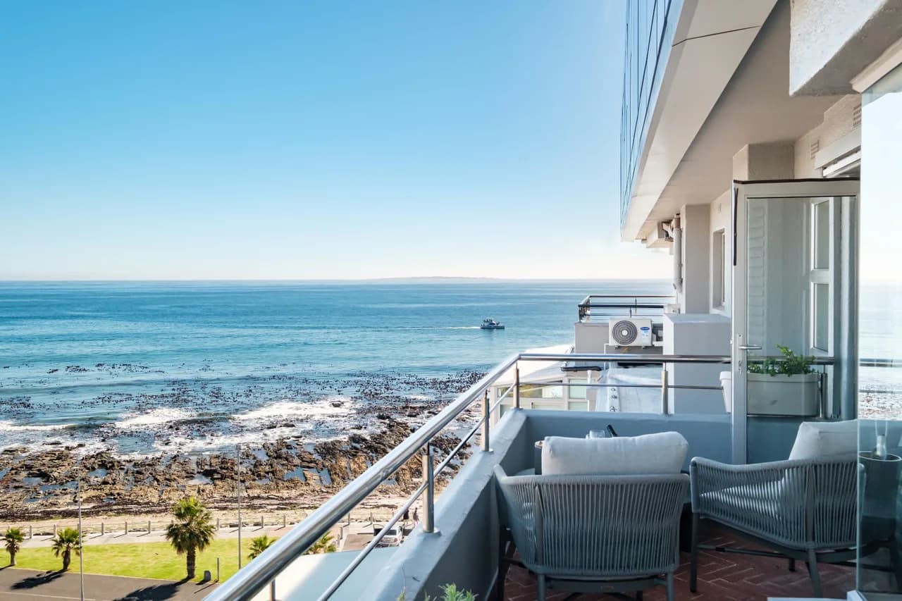 Sea View One Bedroom Apartment in Cape Town