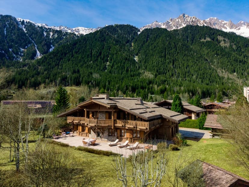 Mountain View Five Bedroom Chalet in French Alps — ChamonixMontBlanc
