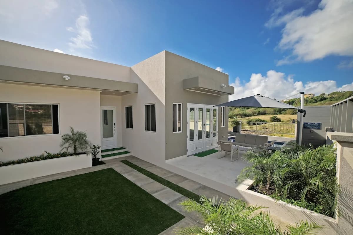 Aurora- 3BR Modern Villa w/  Pool and Fire Pit photo 3