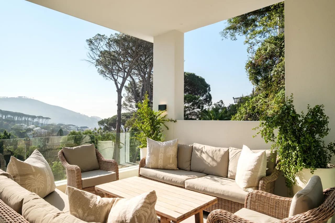 Mountain View Apartment in Higgovale, Cape Town