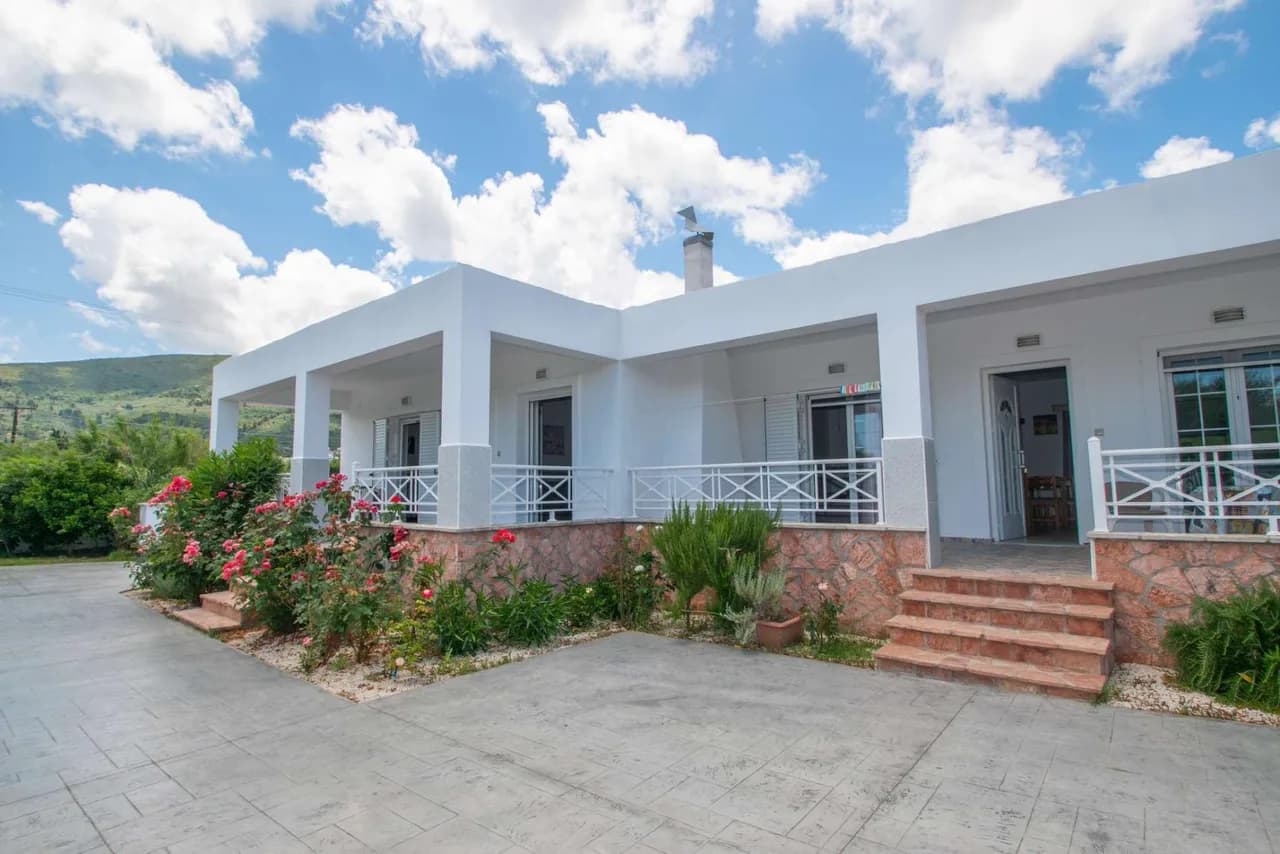 Villa Andreas With Swimming Pool photo 4