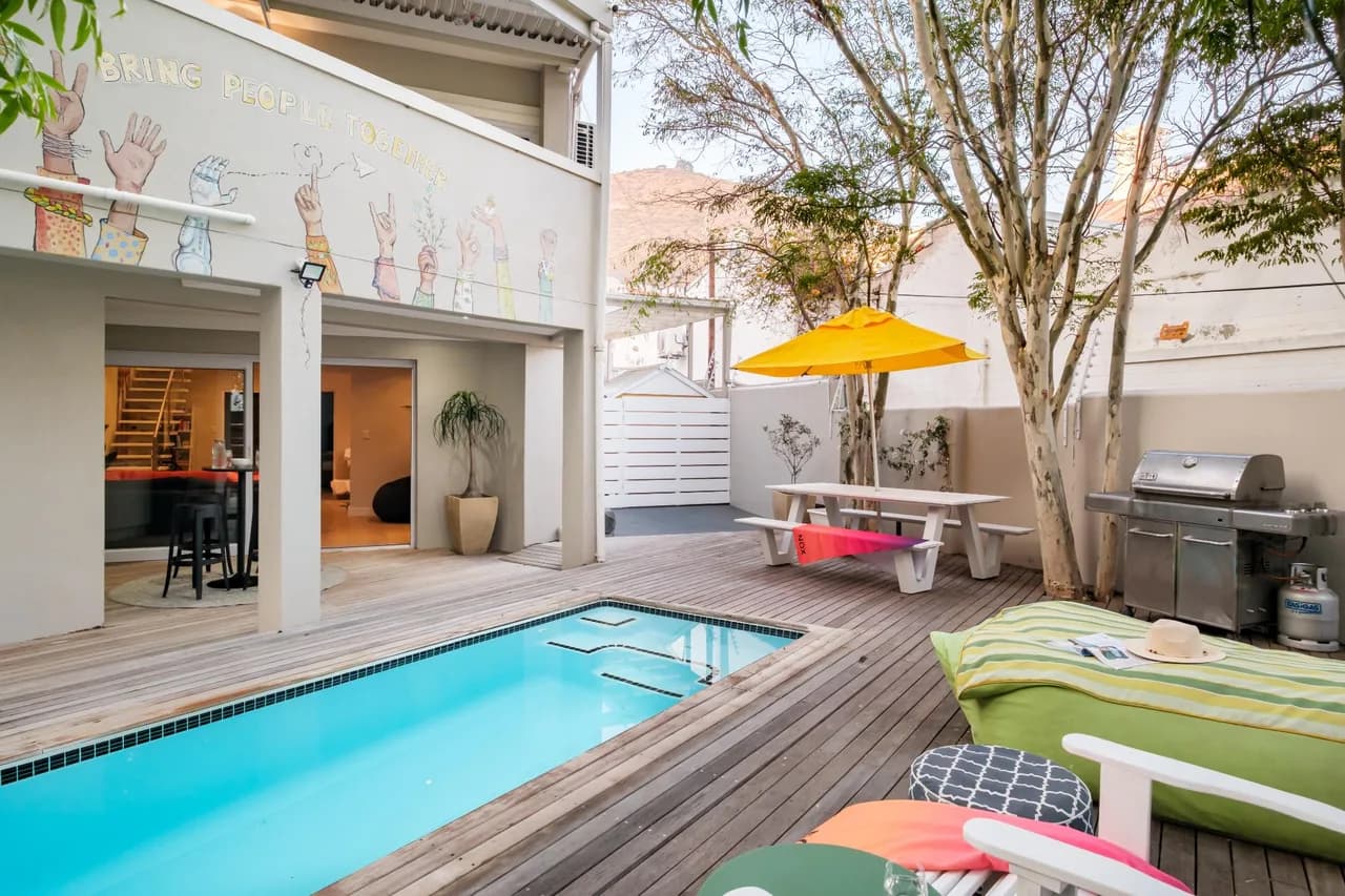 Green Point 4 Bed Family Home w Pool Happy House photo 2