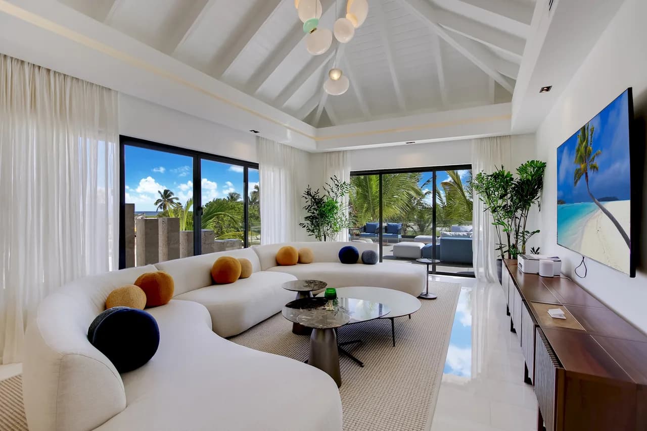Luxury Caribbean Escape | 8BR Villa with Pool, Jacuzzi & Golf Cart photo 3