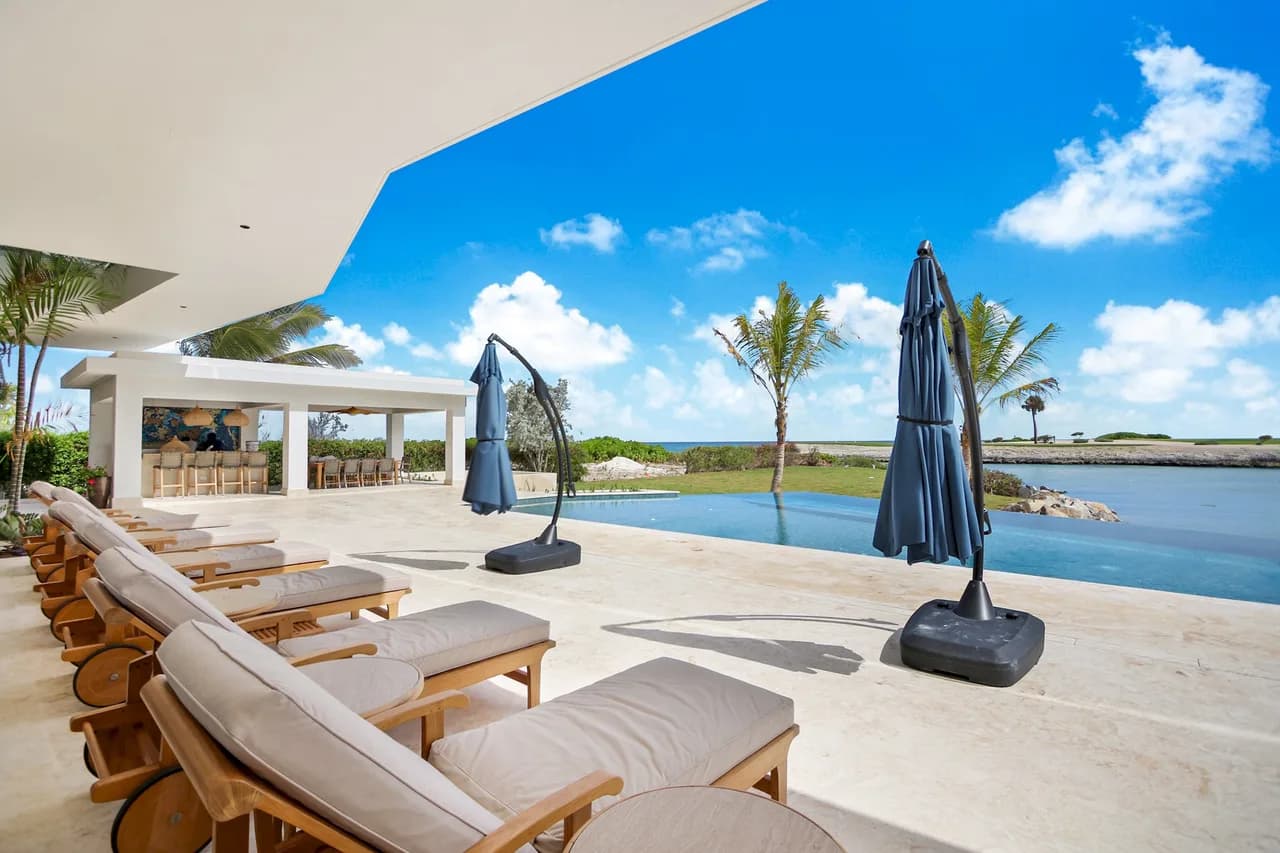 Cap Cana Oceanfront Luxury Villa with Private Beach, Ladge Pool, Full Staff, Pickleball, 2 Golf Carts photo 2
