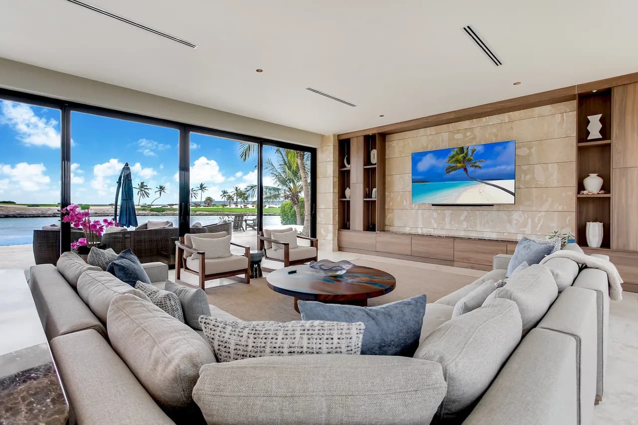 Cap Cana Oceanfront Luxury Villa with Private Beach, Ladge Pool, Full Staff, Pickleball, 2 Golf Carts photo 4