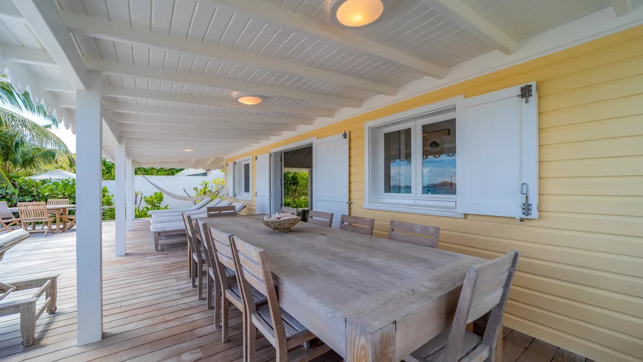 Tranquil Beachfront Villa with Sunset Views photo 4