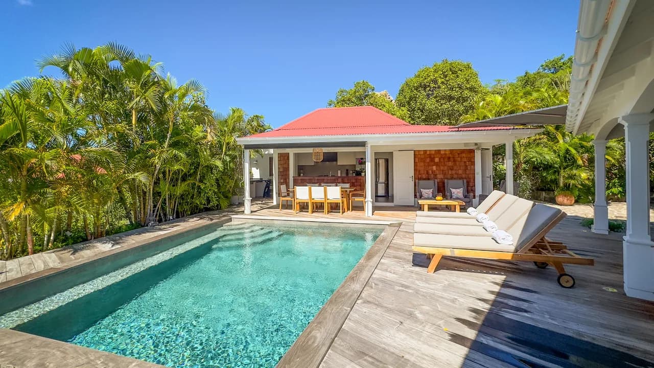 HILLSIDE HAVEN WITH BAY VIEWS AND PRIVATE POOL photo 2
