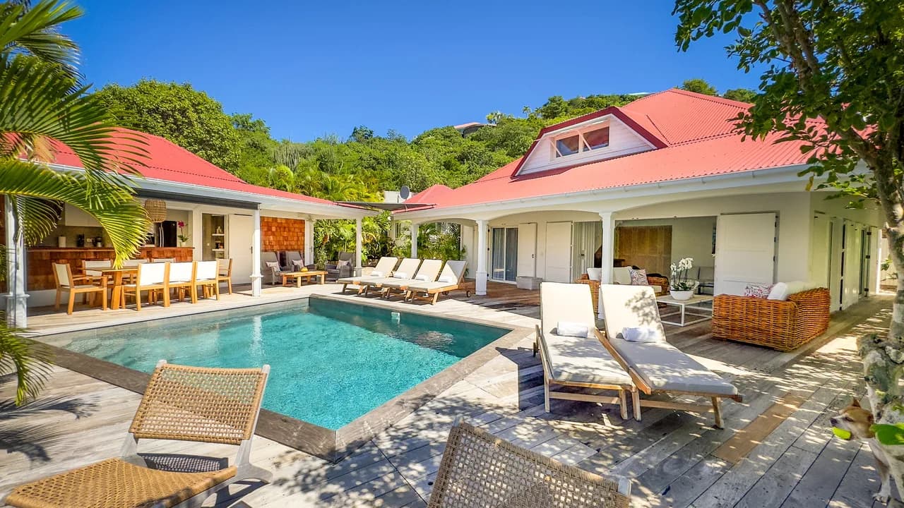HILLSIDE HAVEN WITH BAY VIEWS AND PRIVATE POOL photo 3