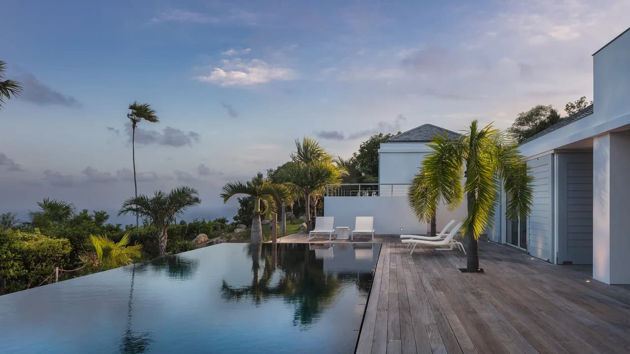 Luxe Haven With Splendid Hill And Ocean Views photo 3