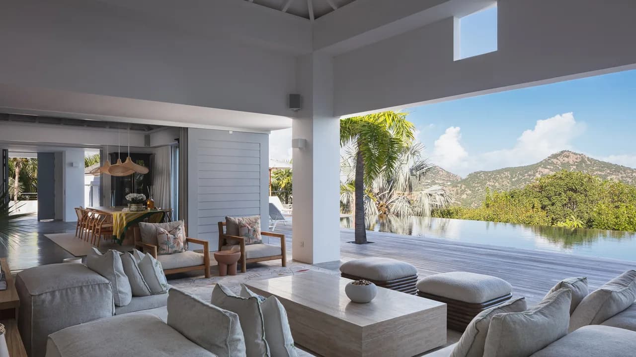 Luxe Haven With Splendid Hill And Ocean Views photo 4