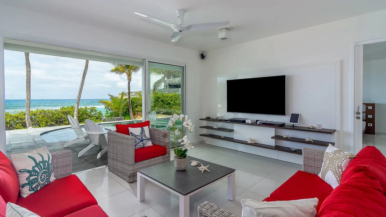 Oceanfront Villa With Direct Beach Access photo 5